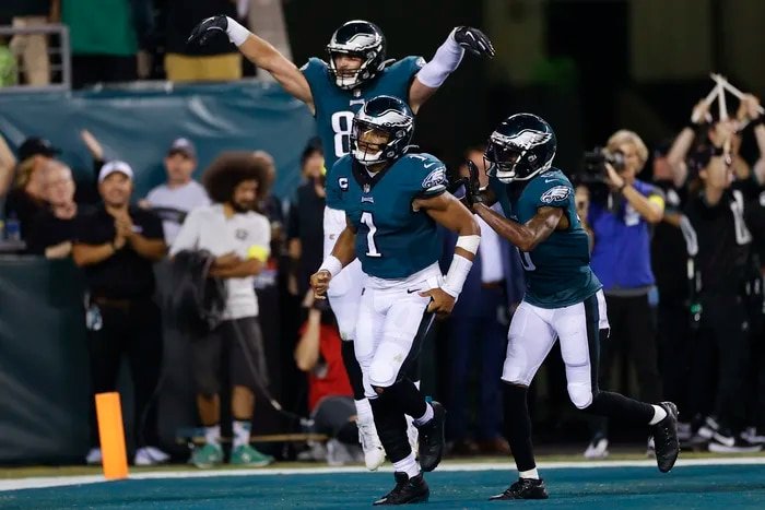 With two picks against the Vikings, Eagles CB Darius Slay shows the world that he "still plays at an elite level."