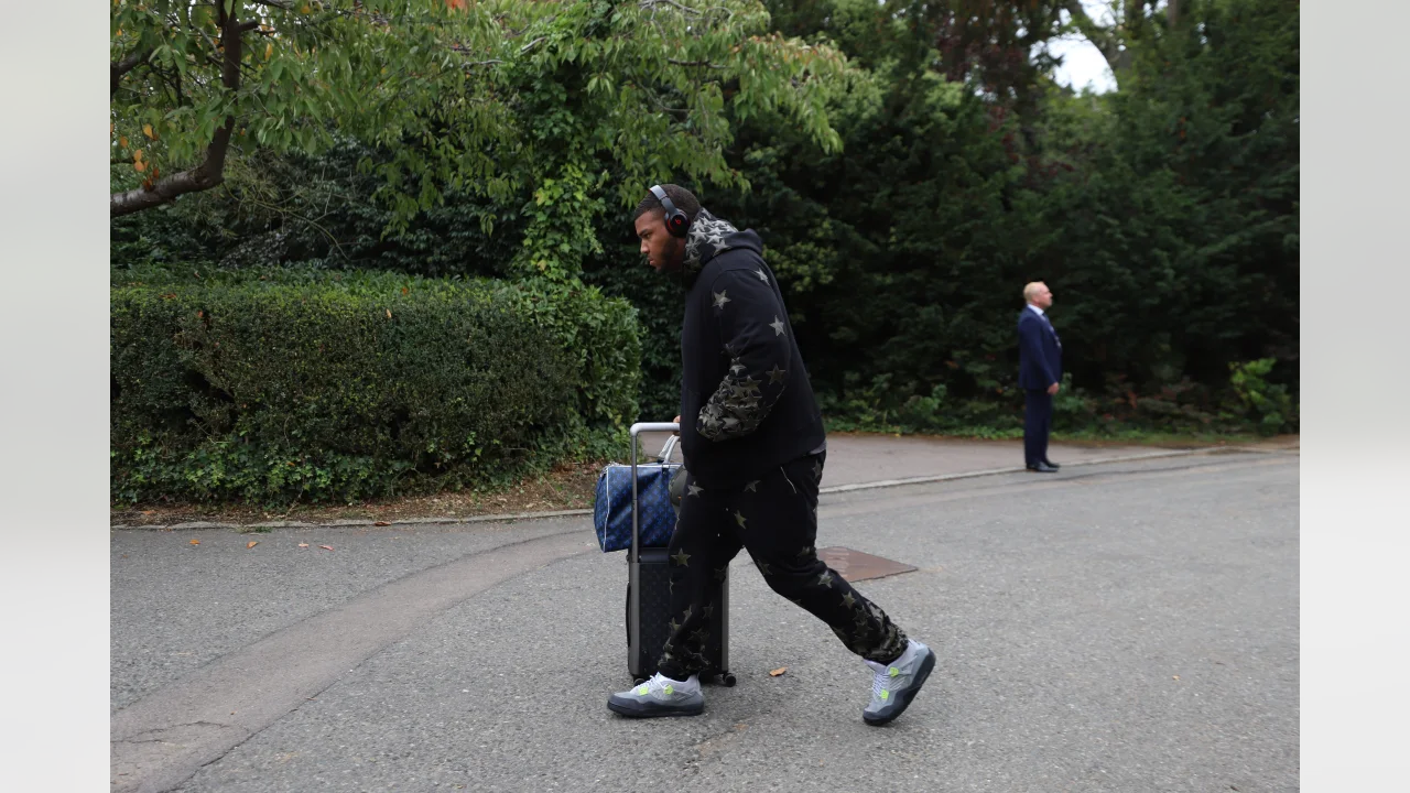Vikings Arrive at Tottenham Hotspur Stadium for Matchup vs. Saints