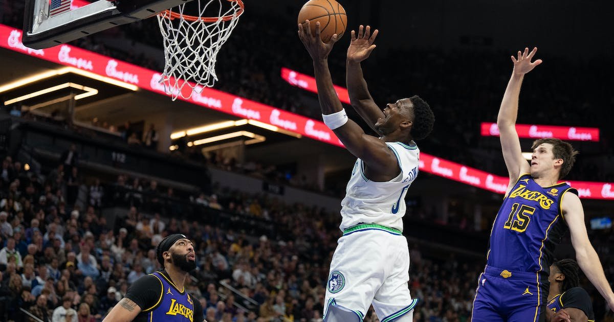 Wolves beat Lakers after wild ending at Target Center