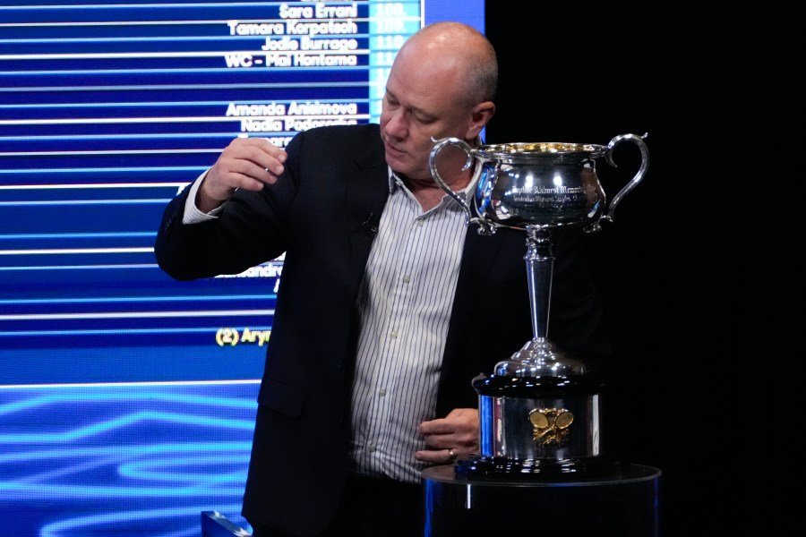 Swiatek could face 2 past champs in Australia; Djokovic-Tsitsipas rematch would be a quarterfinal