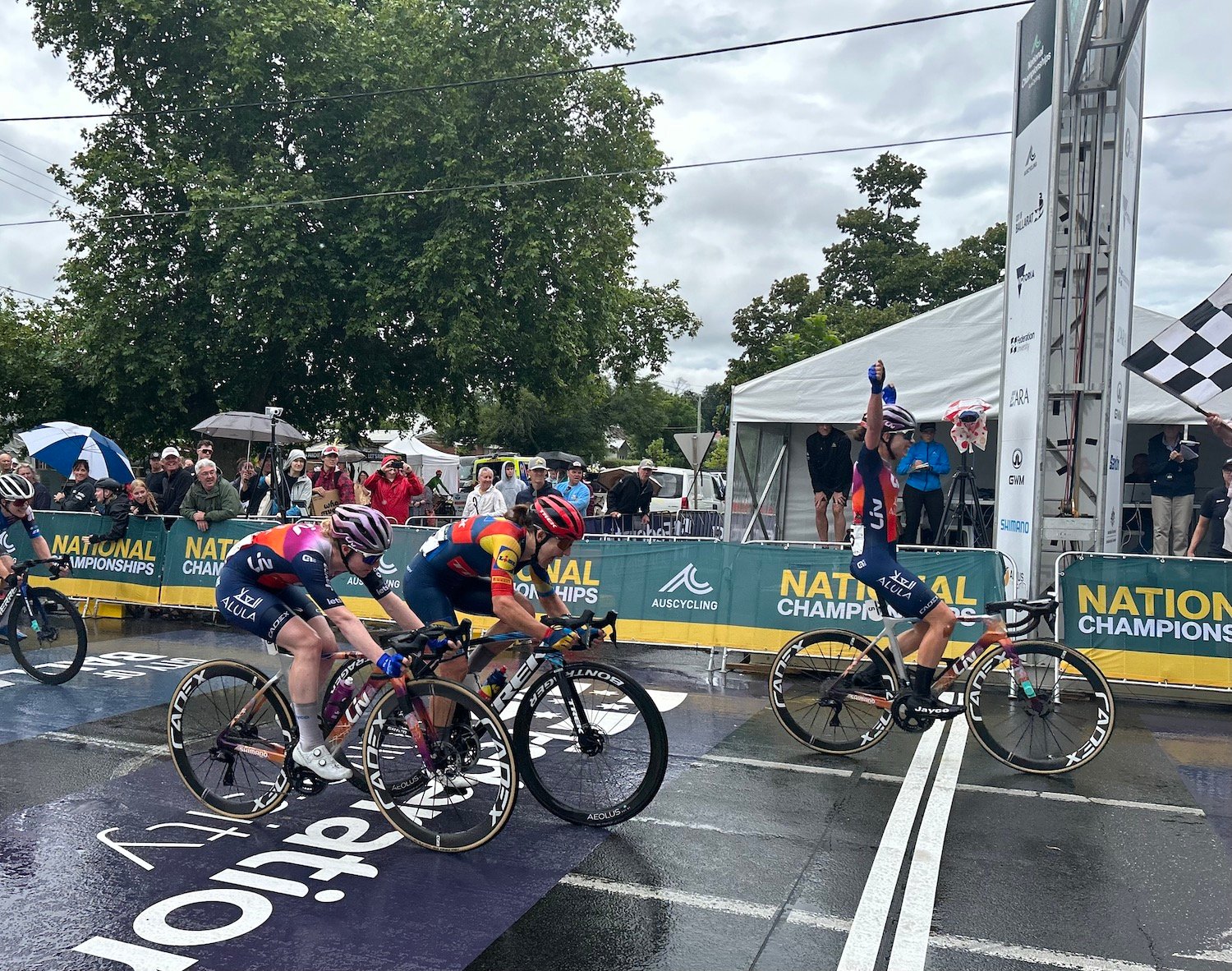 Relentless Ruby Roseman-Gannon wins Australian elite women's road race title