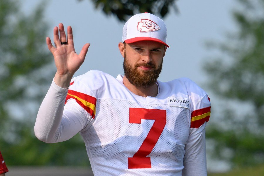 Chiefs make Harrison Butker the highest-paid kicker in the NFL