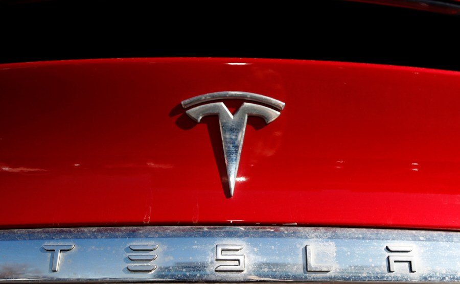 How Long Do Tesla Batteries Last?