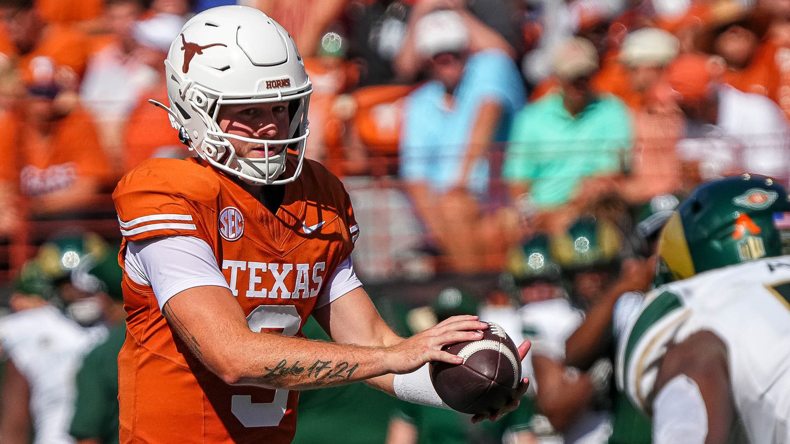 Ewers throws 3 TD passes to help No. 4 Texas roll over Colorado State in opener