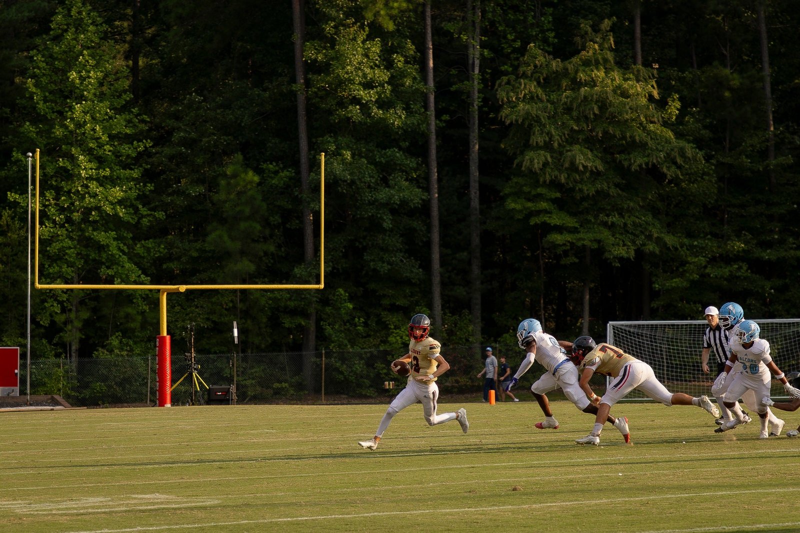 High school football: Moten uses speed and brains to make comeback
