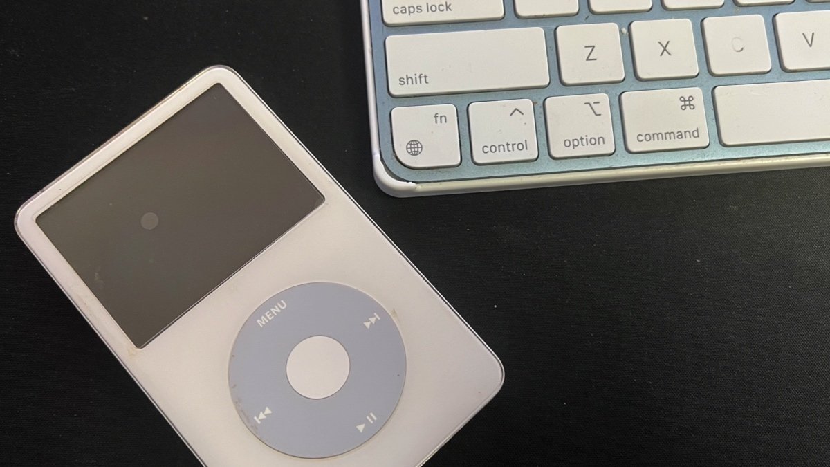 A new project is trying to preserve click-wheel iPod games