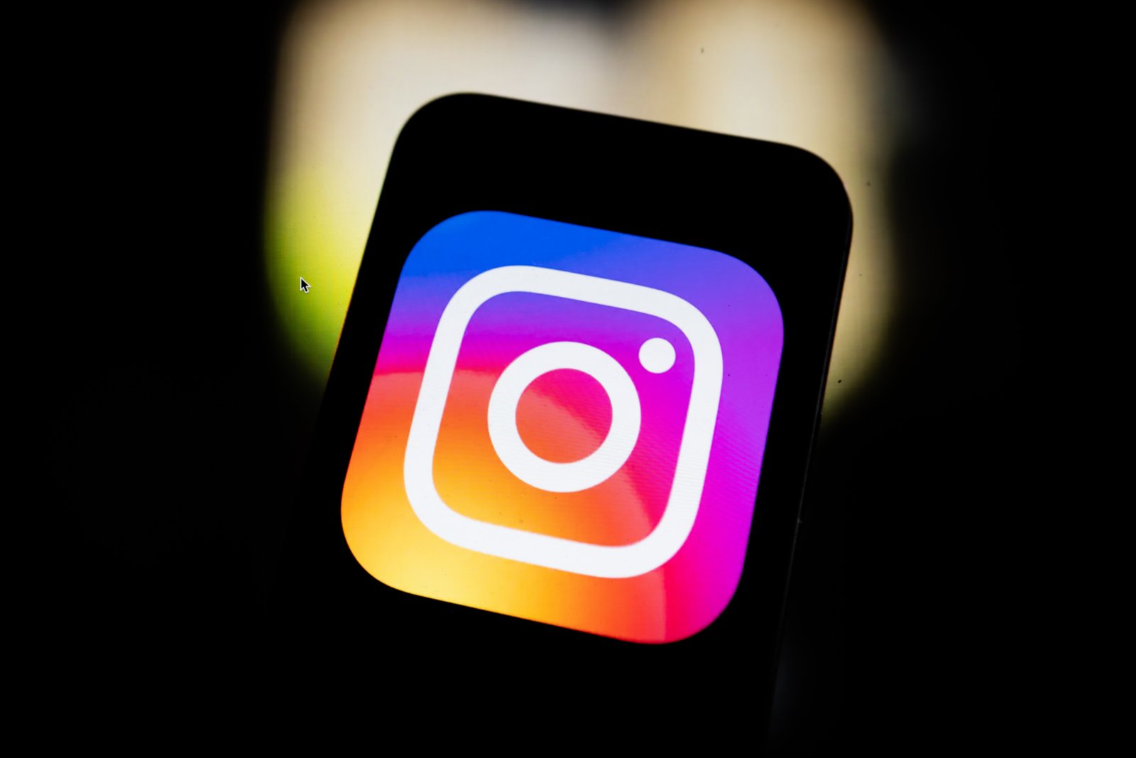 Instagram gets rid of annoying disappearing video 'rug pull'