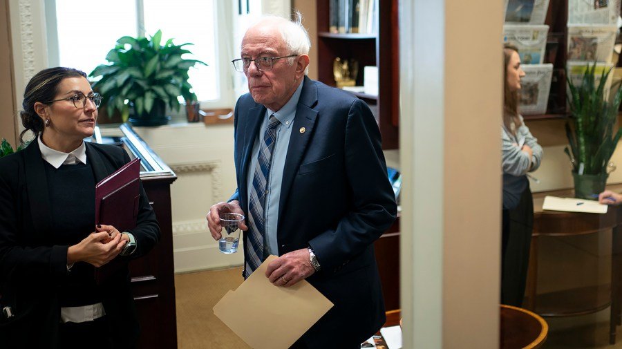 Sanders criticizes defense spending: 'Elon Musk is right'