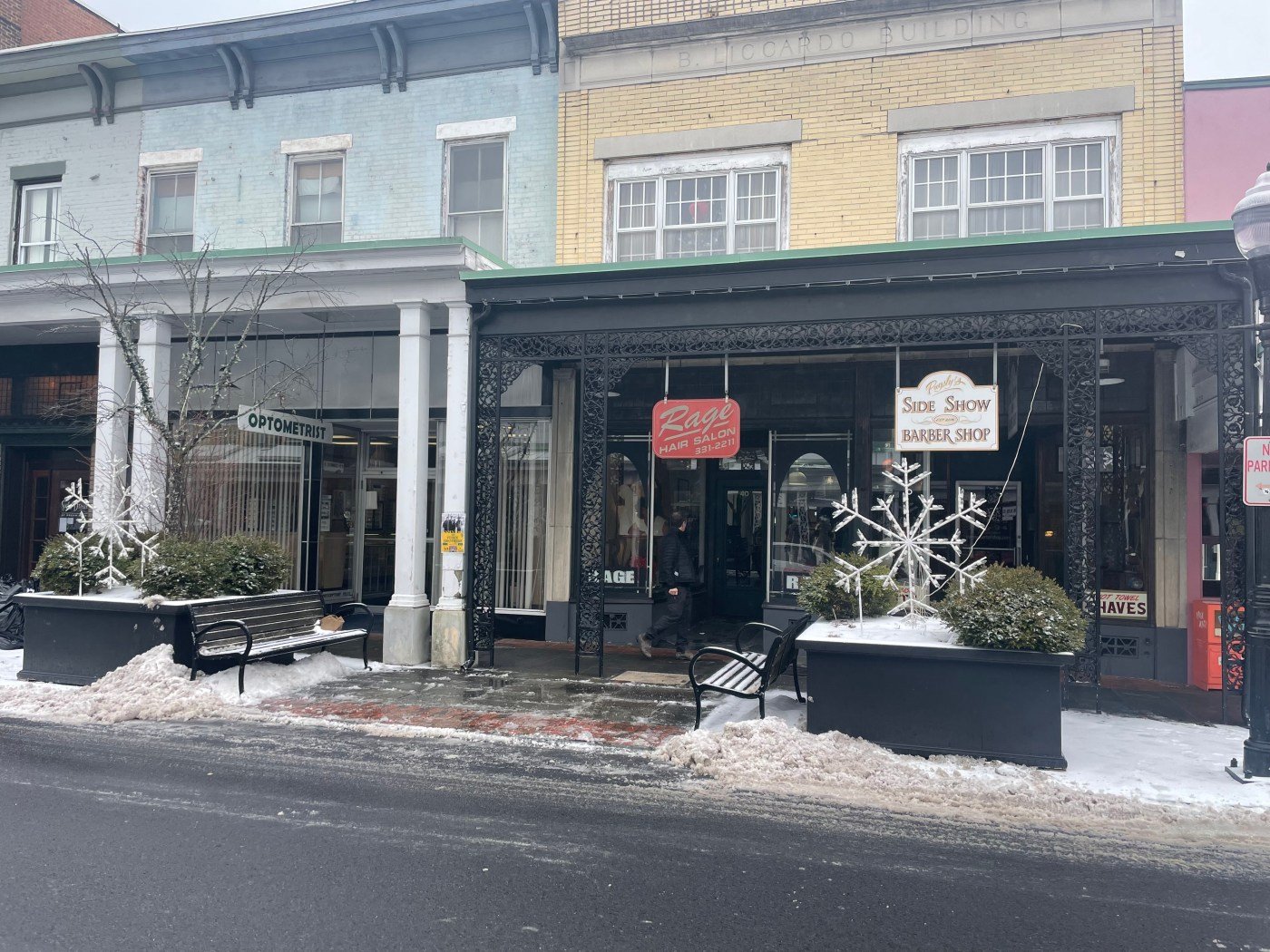 Court temporarily stops Kingston’s Pike Plan canopies demolition plan