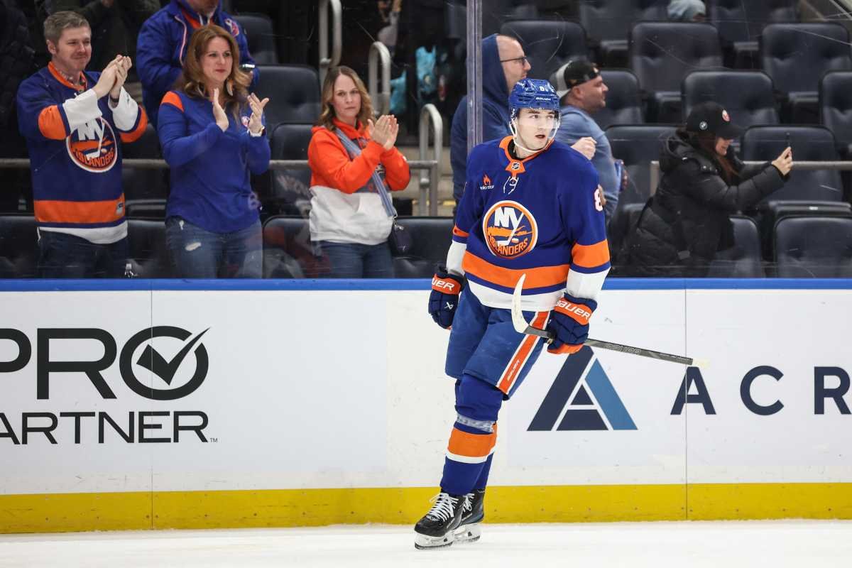 Noah Dobson trade rumors: Mathieu Darche looking to sign RFA D-man