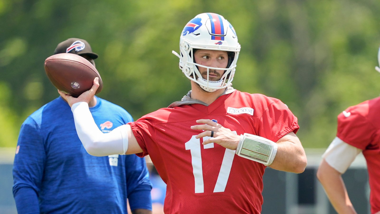 AFC Notes: Josh Allen, David Andrews, Bills, Jets, Patriots