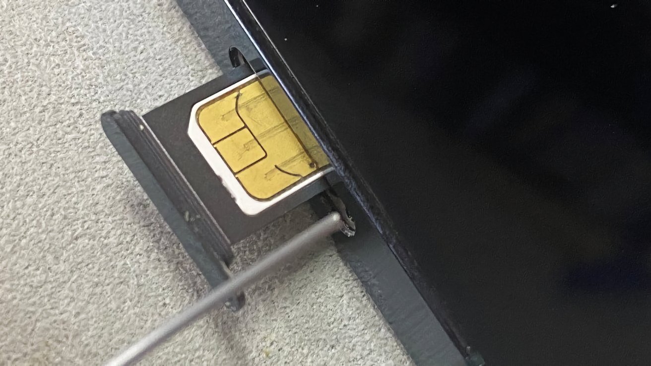 Apple's eSIM training prepares EU stores for SIM-free iPhone 17 Air