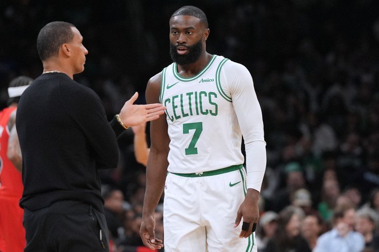 New-look Celtics give way to Knicks in Atlantic Division