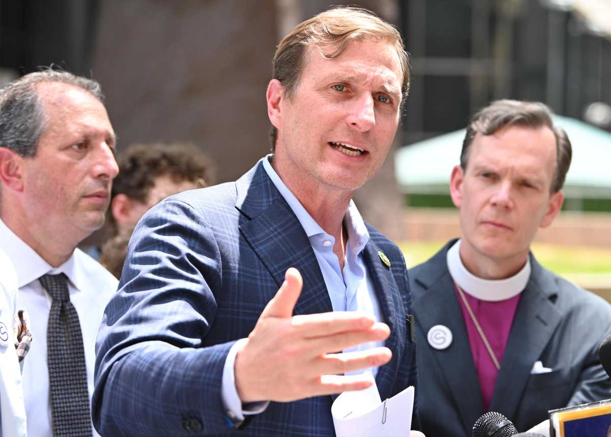 Dan Goldman officially launches congressional re-election bid, backed by Hochul and Jeffries