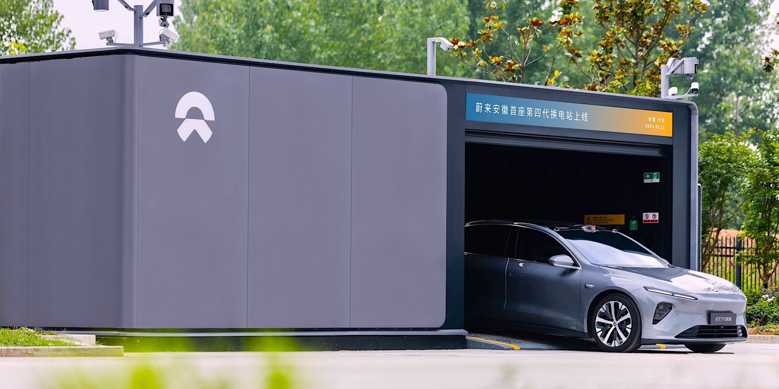 New record: Nio performs 175,976 battery swaps — IN A SINGLE DAY [update]