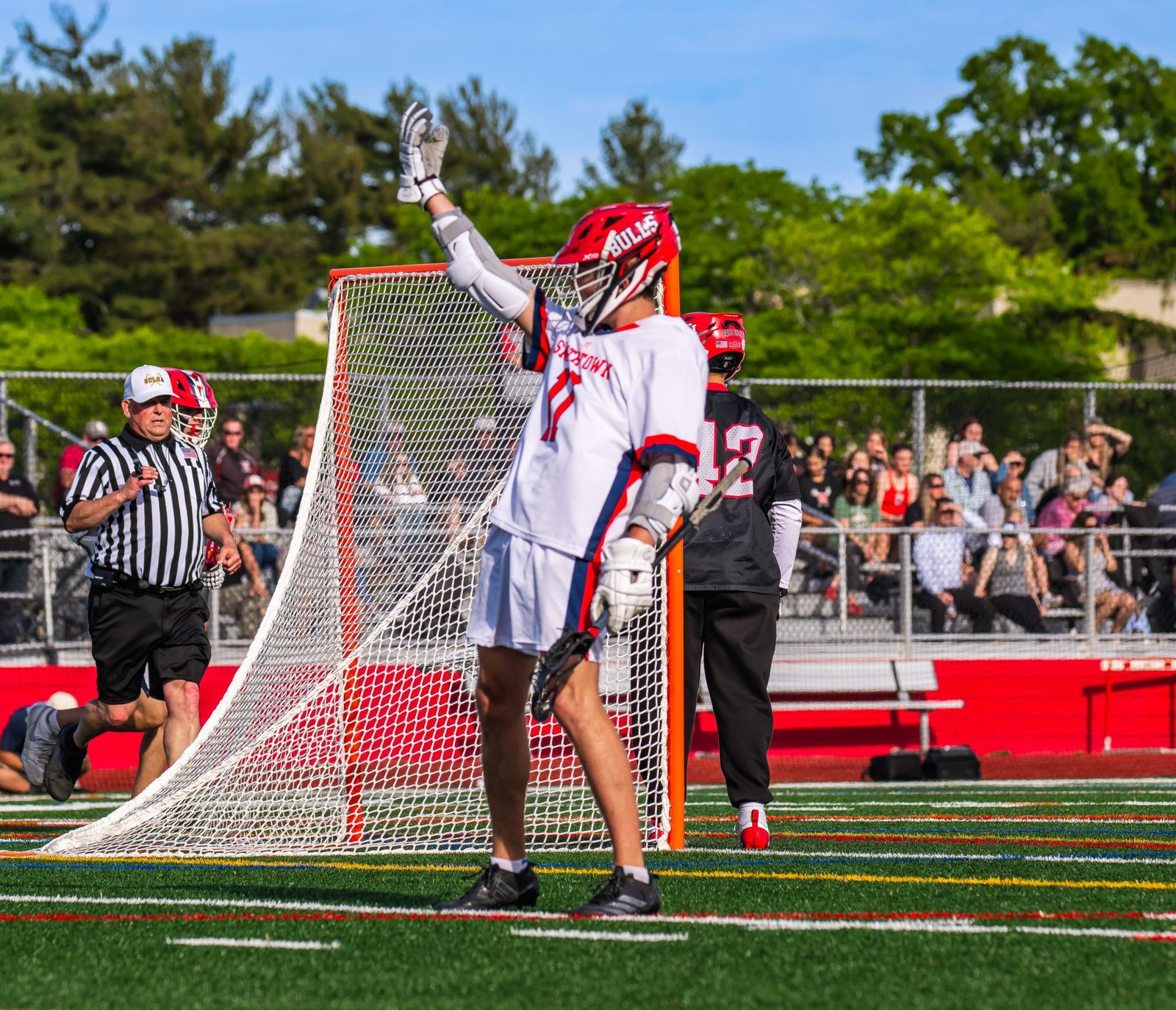 Smithtown East Bulls score in bunches to advance to title game