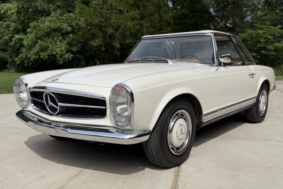 Euro 1966 Mercedes-Benz 230SL 4-Speed
