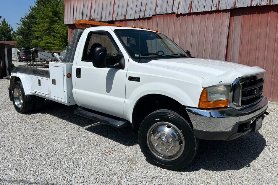 35k-Mile 2000 Ford F-550 XLT Super Duty Power Stroke Dually 6-Speed Wrecker