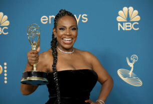 Sheryl Lee Ralph, winner of the Outstanding Supporting Actress in a Comedy Series award for "Abbott Elementary" poses in the press room during the 74th Primetime Emmys at Microsoft Theater on Sept. 12, 2022 in Los Angeles, California