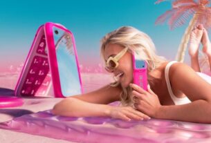 HMD Barbie Phone 696x557