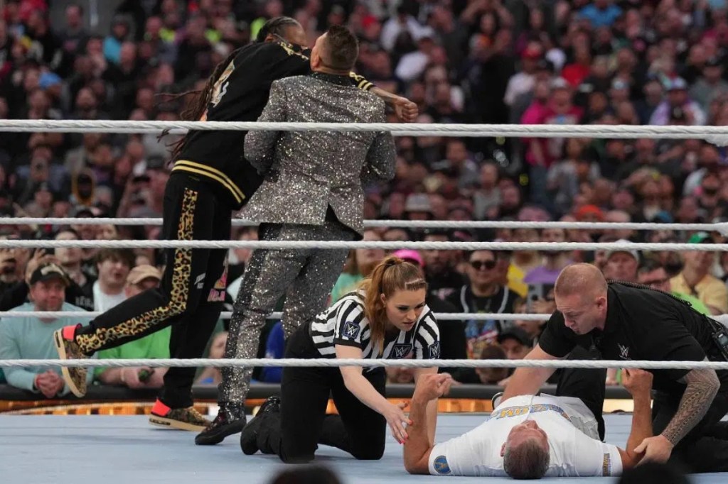 snoop dogg allegedly sucker punched a wwe star at wrestlemania 39