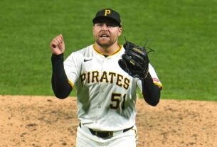 Tigers Pirates Baseball 95797 1 1