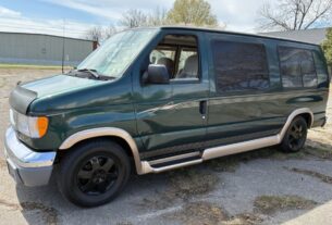 2000 ford econoline e 150 img 0909 27358