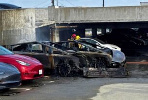 SaMo tesla cybertrucks fire 1