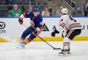 2026 03 25T035732Z 1786525833 MT1USATODAY28579490 RTRMADP 3 NHL CHICAGO BLACKHAWKS AT NEW YORK ISLANDERS
