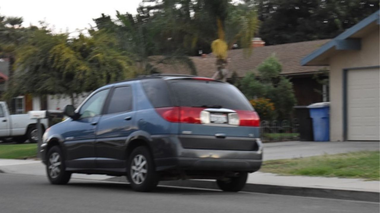 Fresno County authorities are seeking the publics help to identify suspects and locate a vehicle tied to the 2017 fatal shooting of 15 year old Desiree Austin in Selma