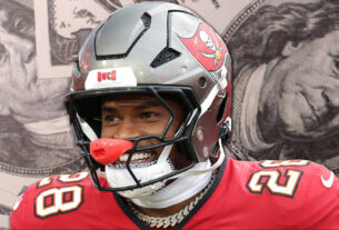 shilo sanders salary nfl tampa bay buccaneers fine punch return invite