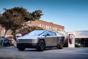 tesla cybertruck supercharger nacs 1000x600 1