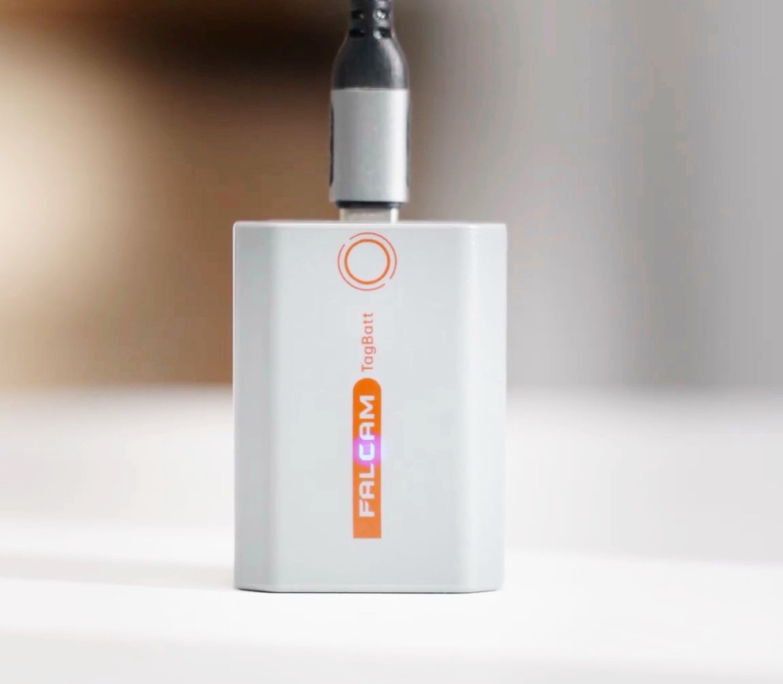 TagBatt with built-in AirTag promises up to 44% longer battery life for cameras 1 Falcam TagBatt