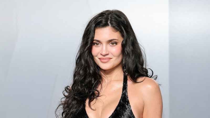 Kylie Jenner Celebrates Her Birthday With Her Famous Sisters: ‘Hello 29’
