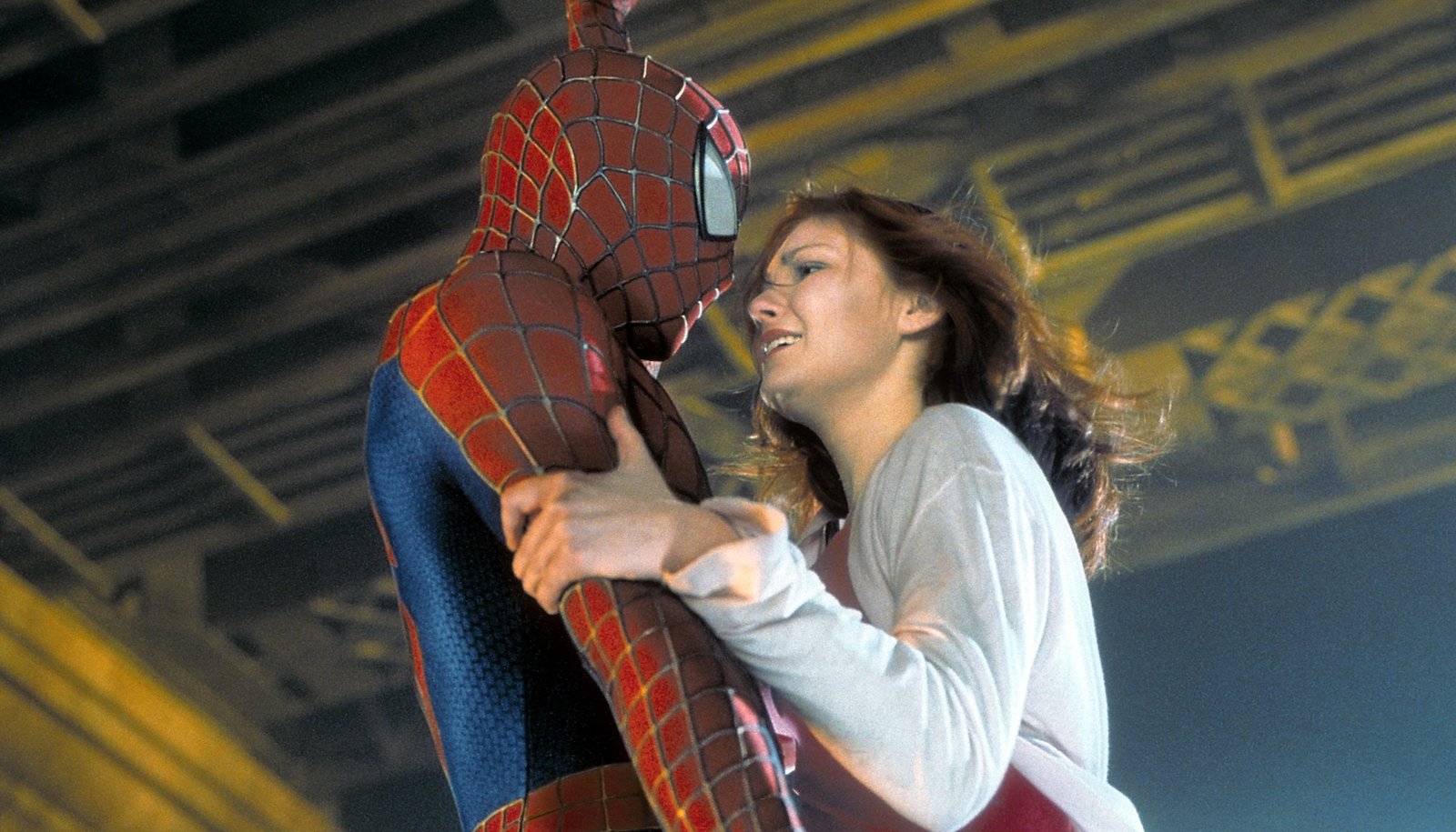 Spider-Man: Brand New Day Reframes The Organic Web-Shooters Fan ‘Debate’ in Ironic Ways 1 Tobey Maguire and Kirsten Dunst in Spider Man 2002